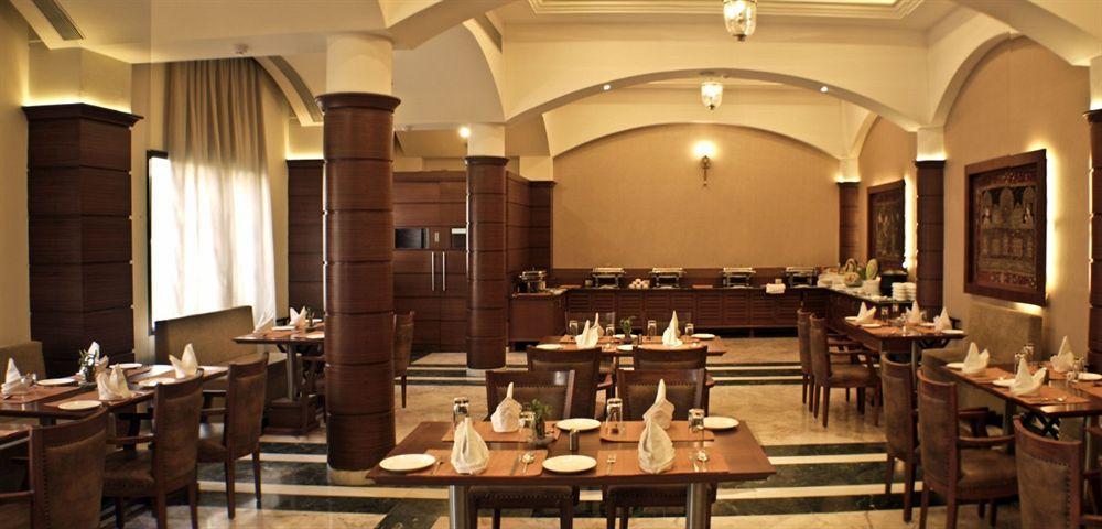 Cambay Resort, Удайпур Ресторан фото